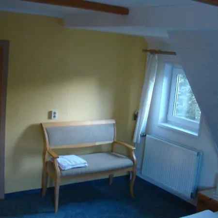 Zinnwaldstubl Hotel *